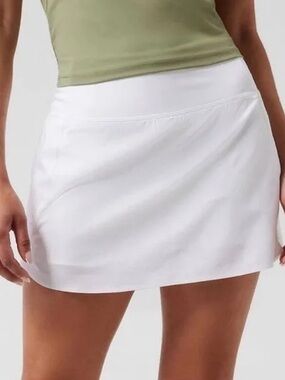 Athleta White Run With It 14” Skort size Medium